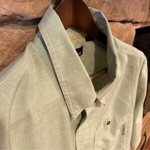 Harvest‎ shirt men’s large, light green, short sleeve.
